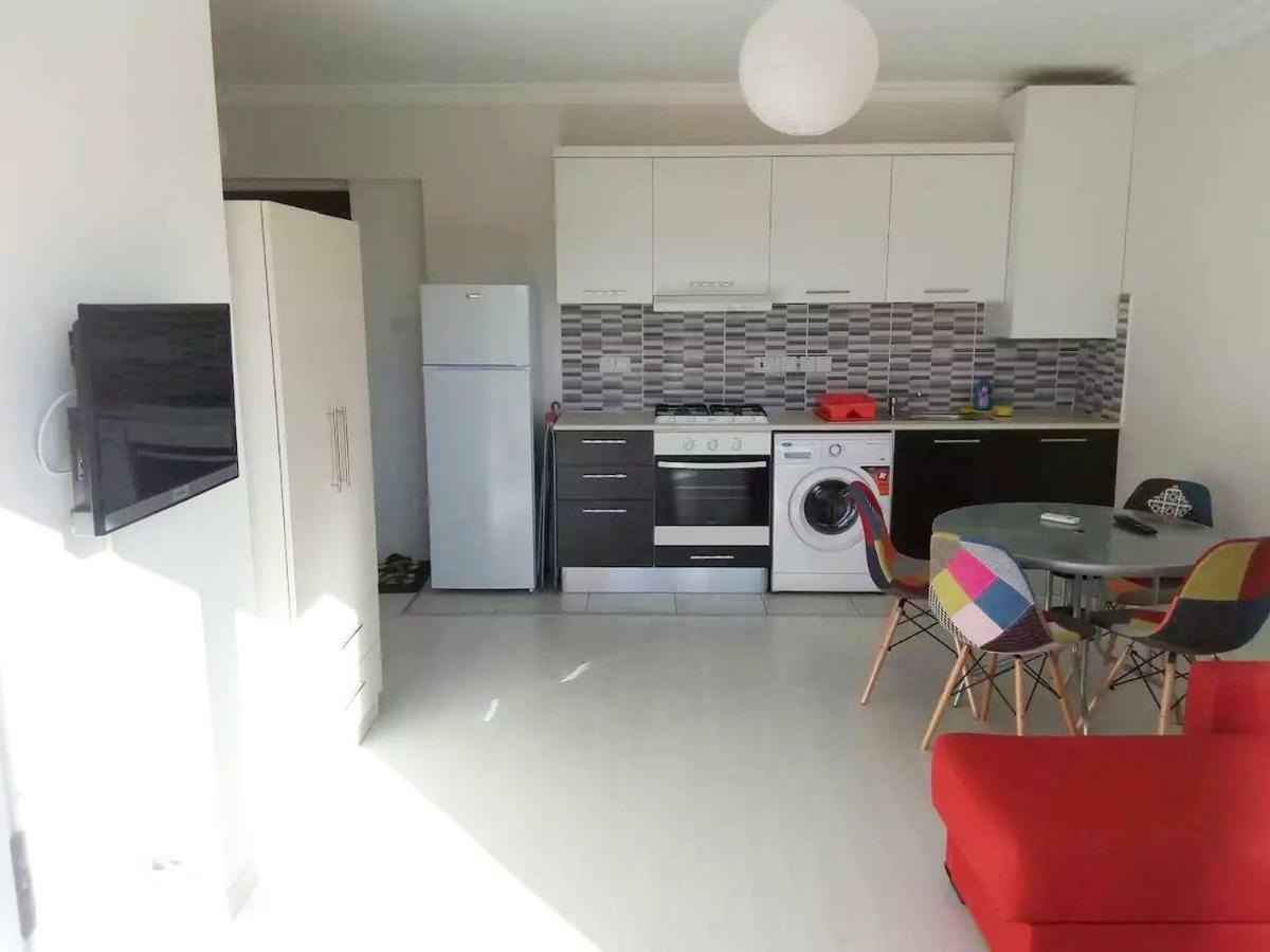 Long Beach Holiday Apartments Trikomo Экстерьер фото