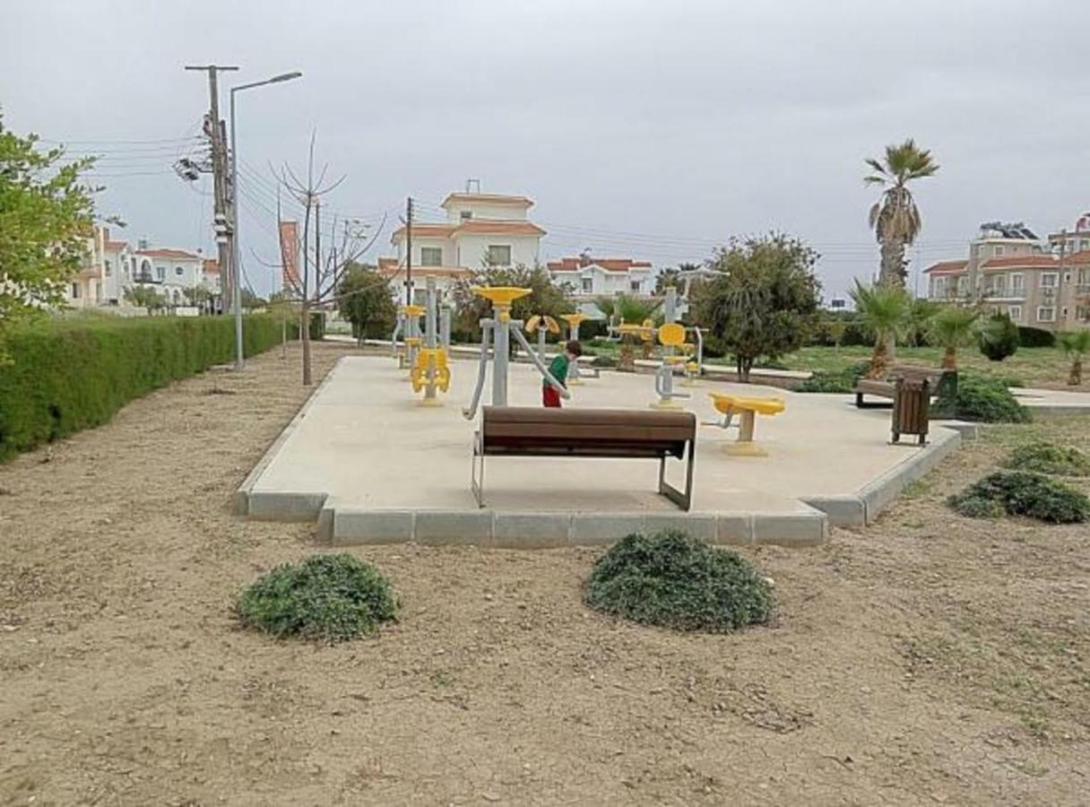 Long Beach Holiday Apartments Trikomo Экстерьер фото